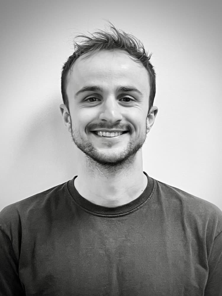 Maxime TANDA, Masseur-kinésithérapeute